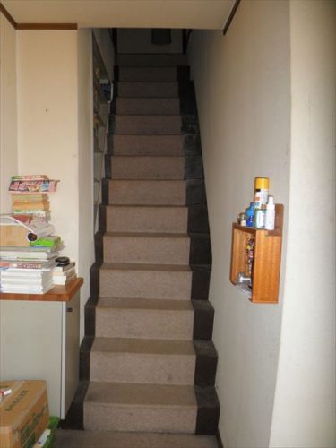足元の障害物がなくなり、昇り降りがスムーズになった階段