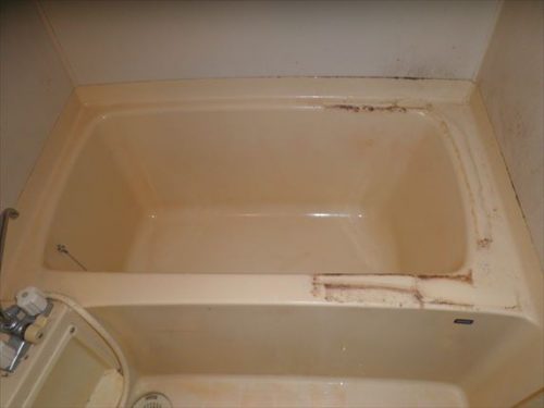 浴槽のこの程度の汚れなら簡単にキレイに復活