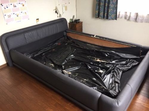 古いウォーターベッドの解体から回収までのサービス トリプルエス 大阪