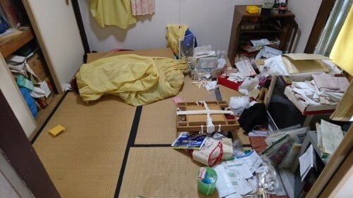 モノであふれた物持ちが良い東大阪市の母の部屋