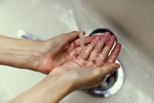 手洗い、うがいは感染症対策に必須
